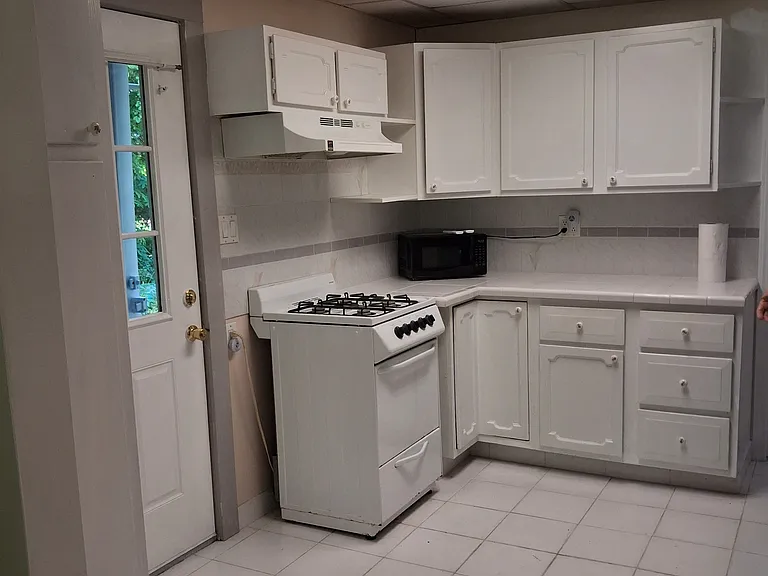 100 Forshay Rd #2 — Photo 5