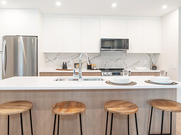 4th image of 833 Hockley Ave #1477023