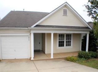 2821 Fountaingrass Ln, Charlotte, NC 28269