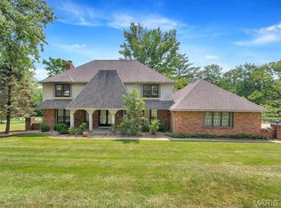 22 Summerhill Ln, Chesterfield, MO 63017
