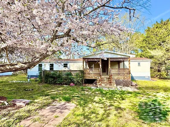 33255 Evergreen Dr, New Church, VA 23415