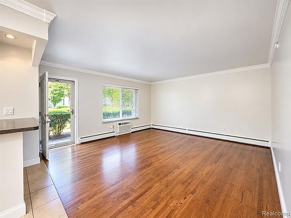 3rd image of 475 S Adams Rd APT 8