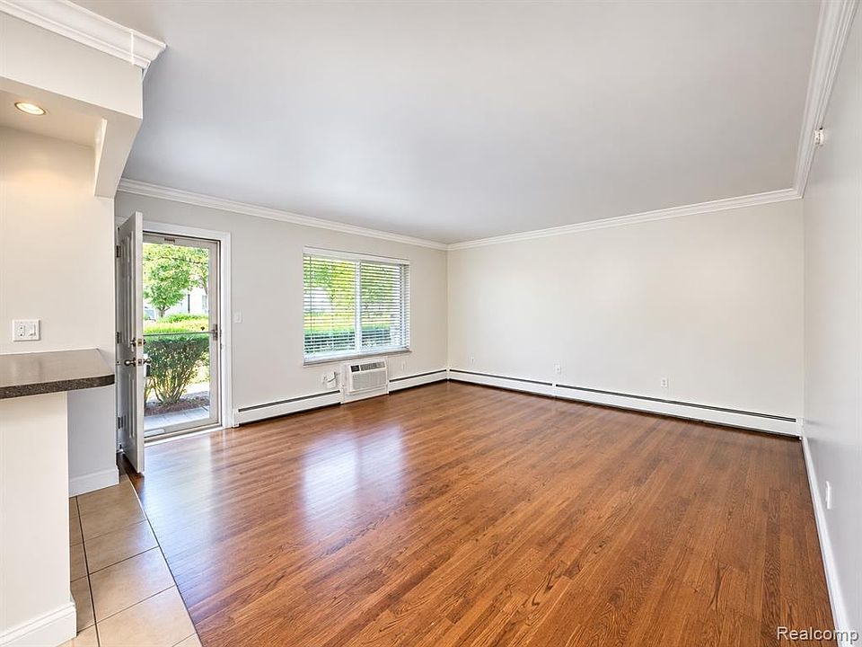 475 S Adams Rd Apt 8, photo 3