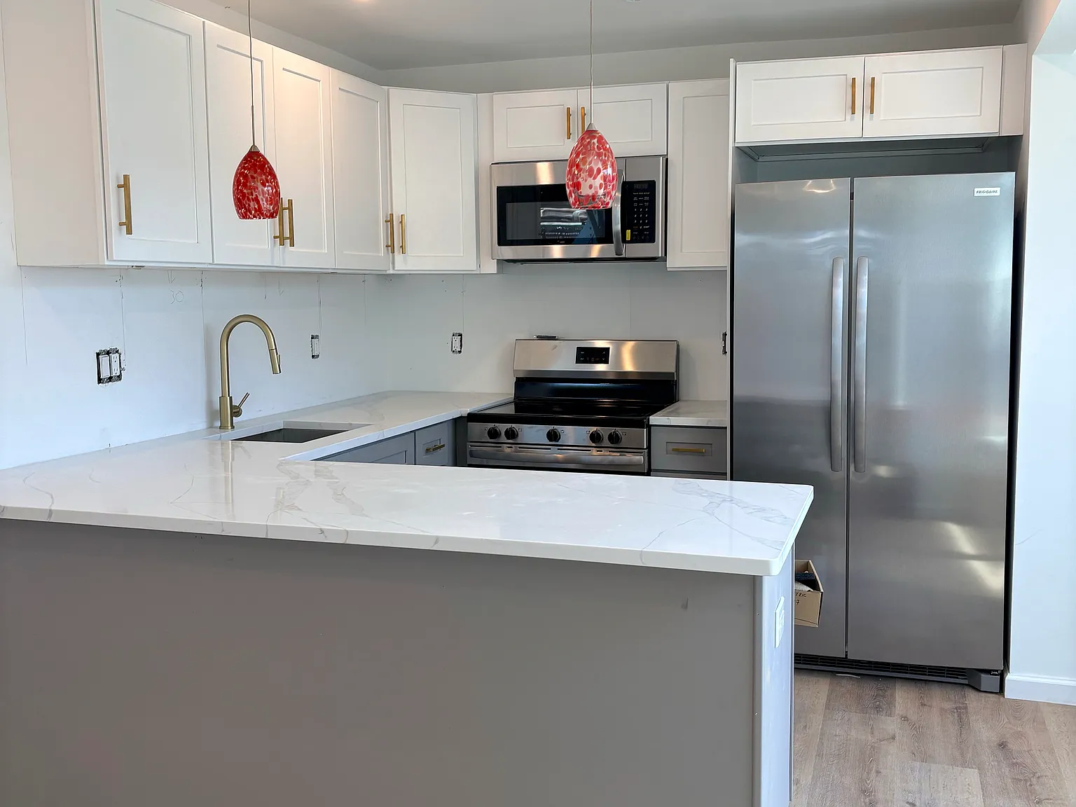 2 bed, 870 sqft, $1,850 — Photo 2