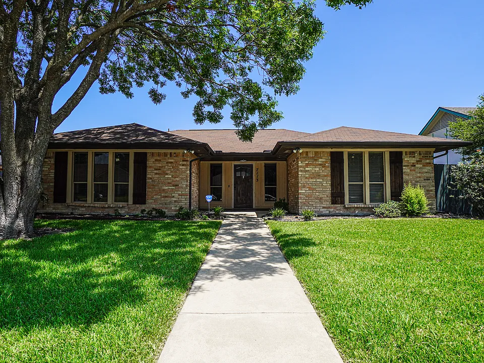 7113 Ridgeview Dr