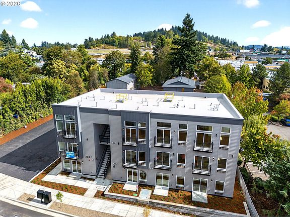 5th image of 3320 SE 90th Pl