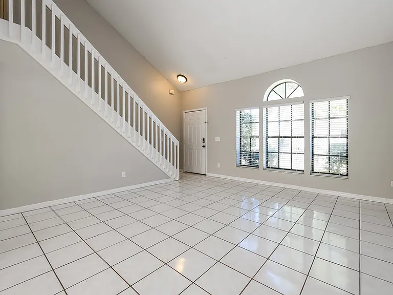 7663 Sapphire Ln — Photo 6