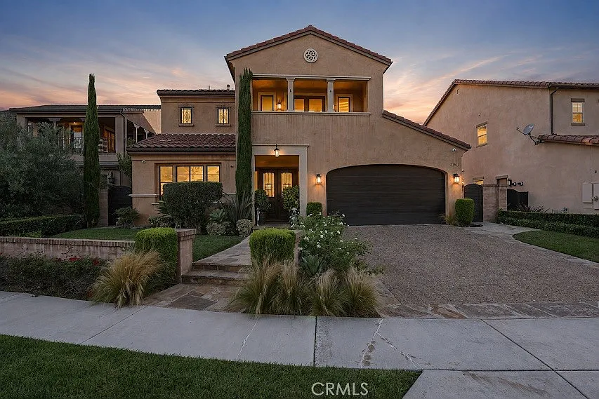 5 bed, 5.5 bath, 3590 sqft, $10,800 — Photo 2