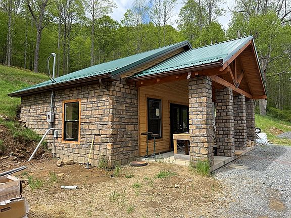 2nd image of 1454 Saxon Bolt Rd