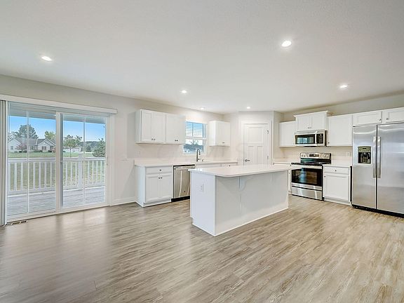 4th image of 451 Buchloe Dr
