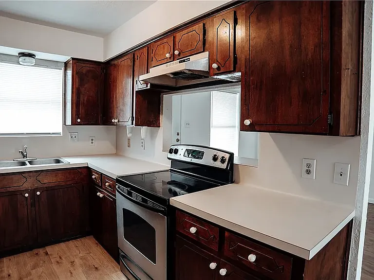 1839 Elizabeth St #1839 — Photo 7