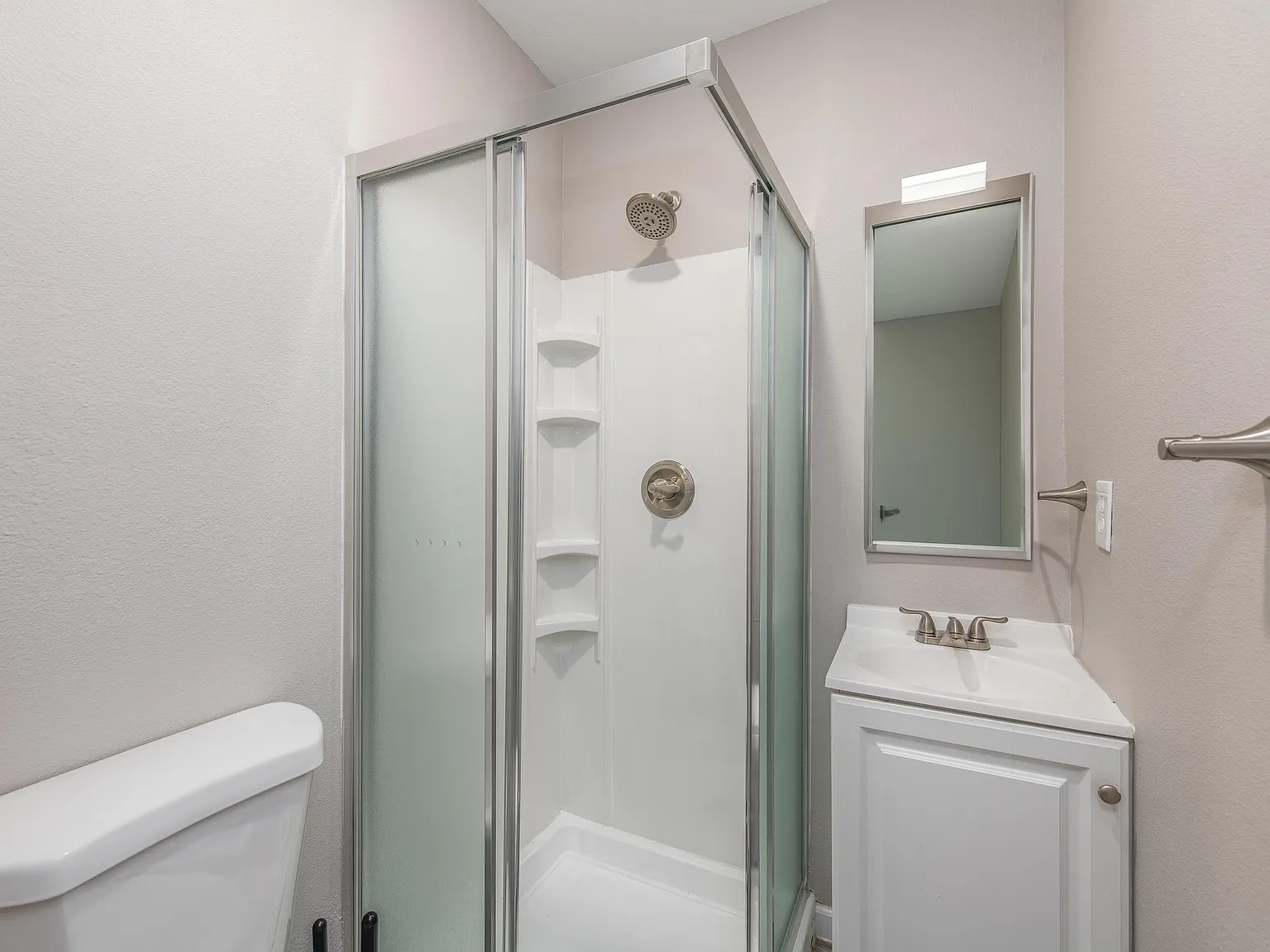 4 bed, 4.0 bath, $888 — Photo 4