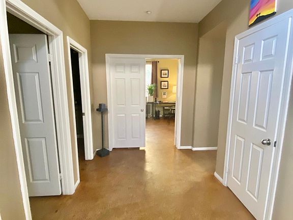 4th image of 1359 Bluebonnet Ave