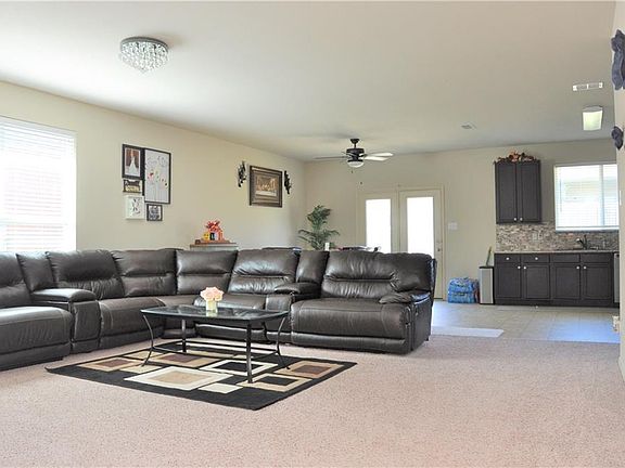 3rd image of 2253 Juarez Dr