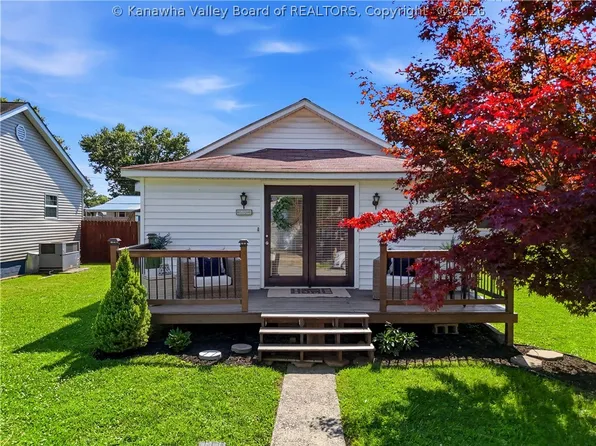 808 Dupont Ave, Nitro, WV 25143