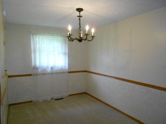 4th image of 2915 Crawford St