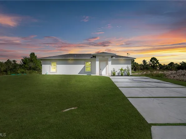 3302 39th St W, Lehigh Acres, FL 33971