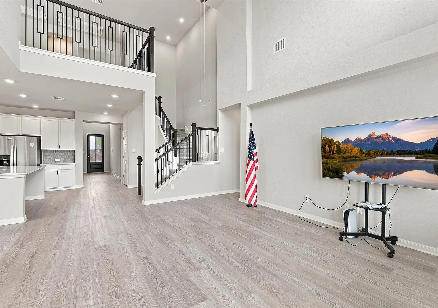 Stunning 4-Bedroom Home with Media Room in Estancia Ranch — Photo 3