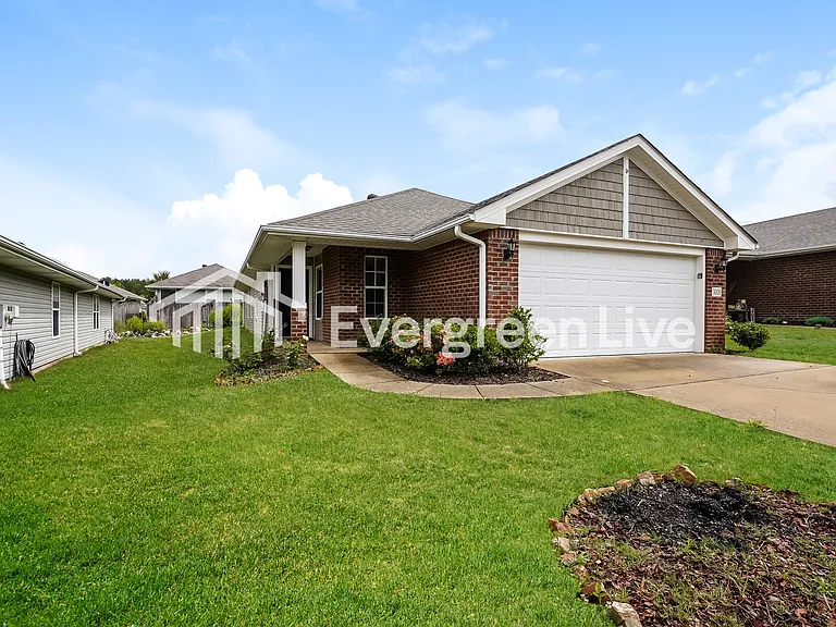 3008 Village Ridge Dr — Photo 2