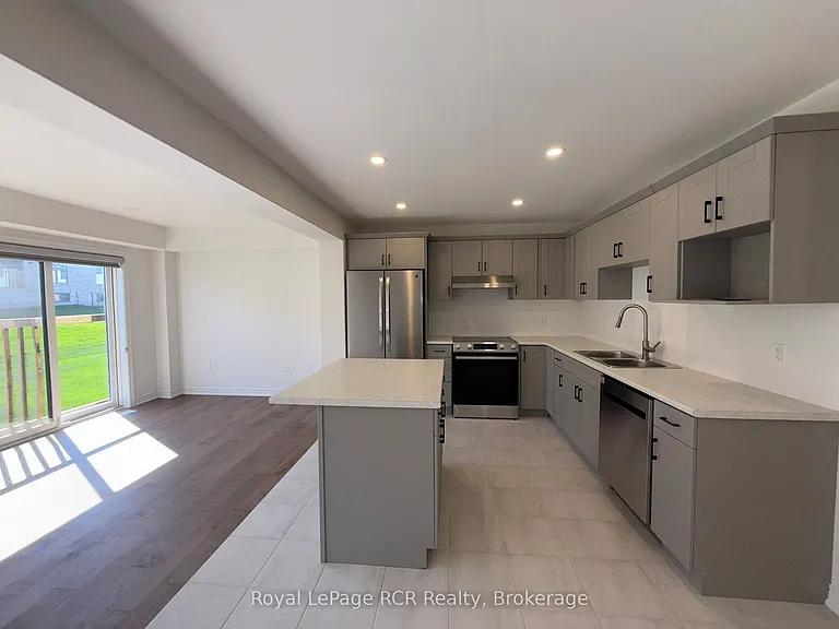 133 McCausland Dr — Photo 6