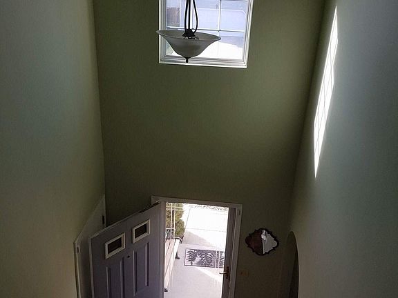 4th image of 248 Bexhill Dr