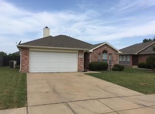 1301 Misty Dr, Midlothian, TX 76065