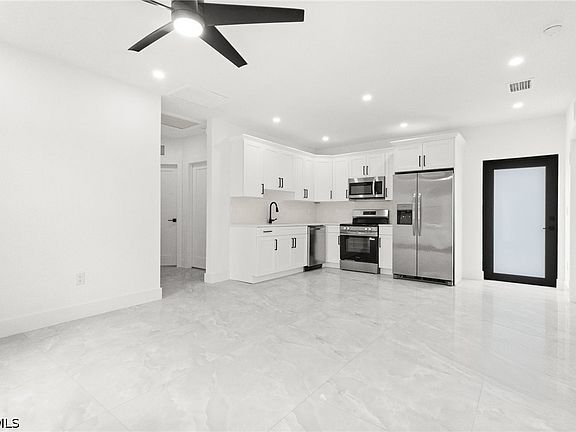 2nd image of 1137 Essex St E