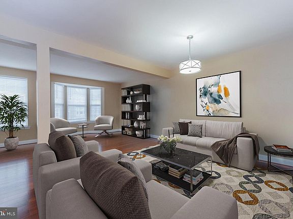 2nd image of 696 McLeary Sq SE