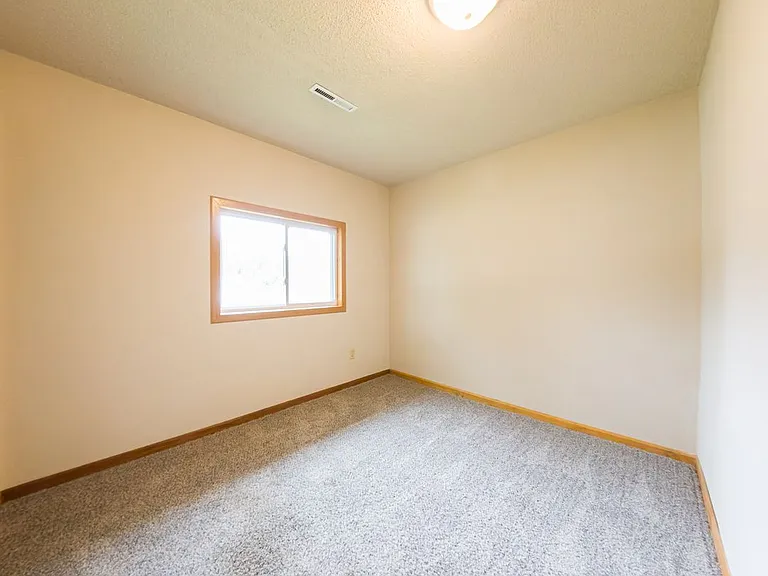 Raceway Park Apartments — Photo 12