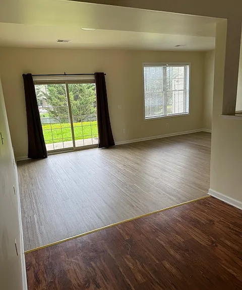 355 Channing Dr — Photo 3