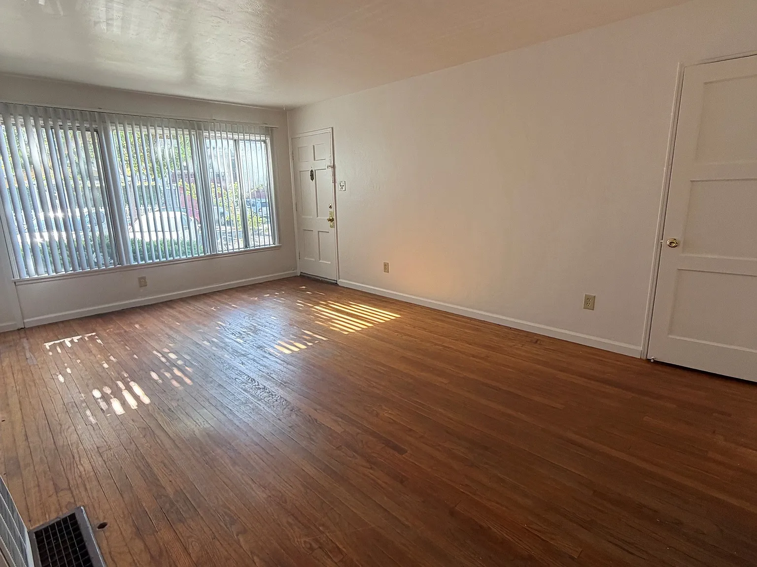 1 bed, $1,985 — Photo 2