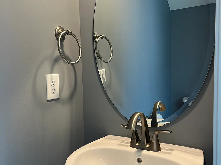 Main level half-bath