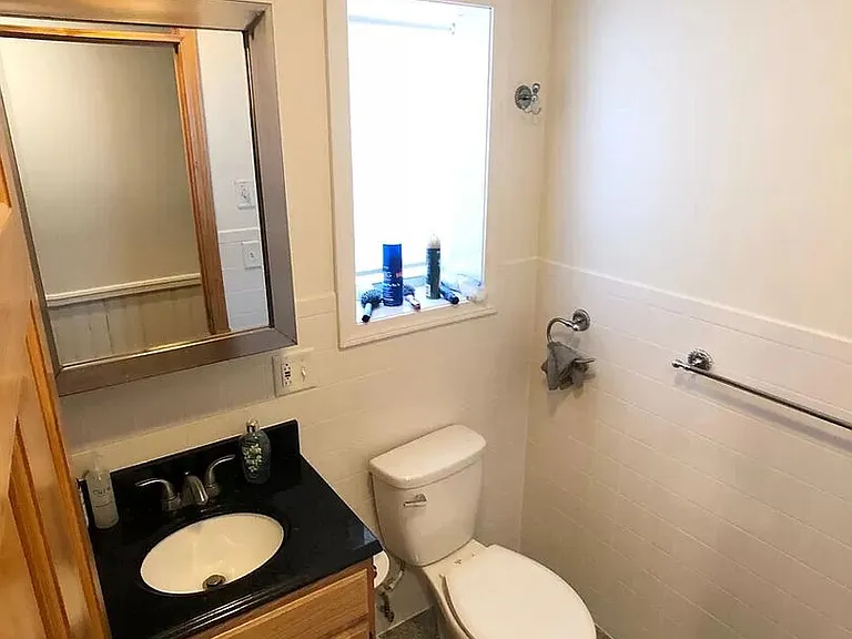 127 Cedar St #4 — Photo 12