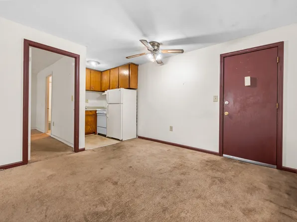 35 Deerfield Ct, East Hartford, CT