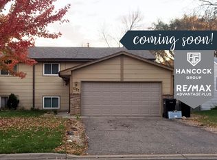 1027 Eastview Cir, Shakopee, MN 55379