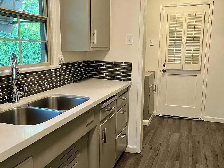 373 Laun St — Photo 25