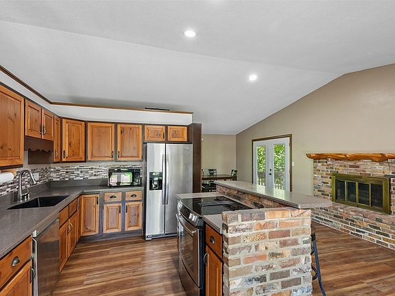5th image of 33845 Oak Ridge Blvd