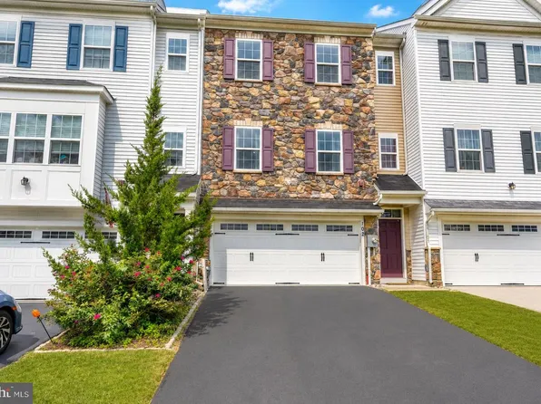 102 Master Ave, Feasterville Trevose, PA 19053
