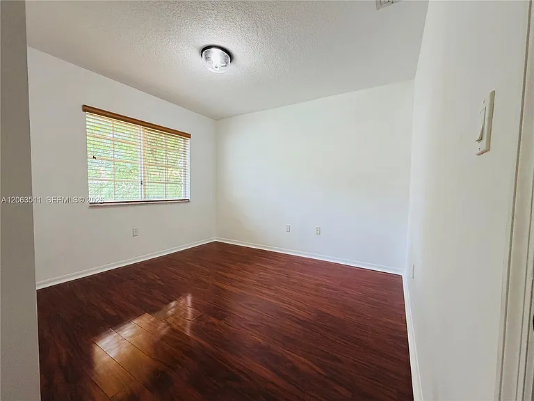 1855 NE 36th Ave — Photo 18