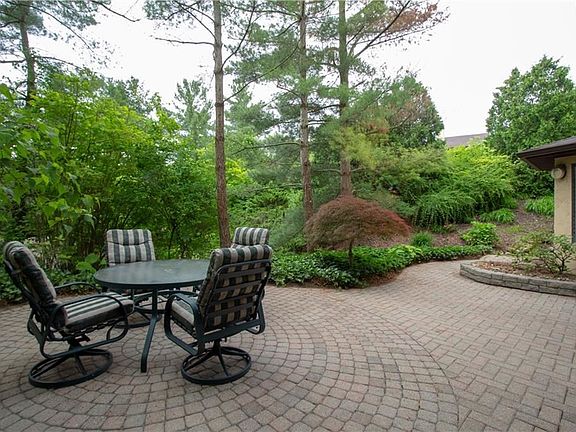 4th image of 1683 Brookwood Dr