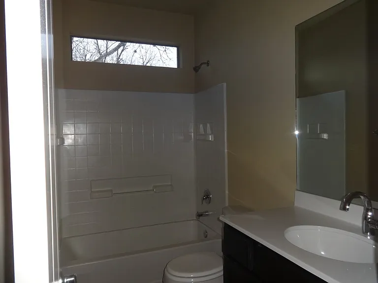 1103 W Martin Luther King Dr — Photo 5