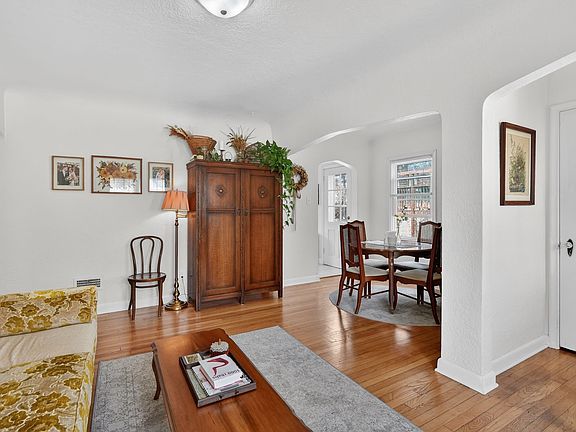 5th image of 2824 35th St