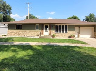 919 8th Ave, Sheldon, IA 51201