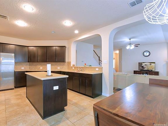 4th image of 25018 Buttermilk Ln