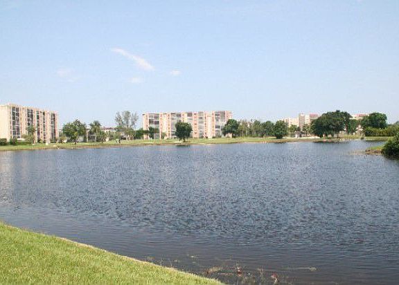 2nd image of 7076 Huntington Ln APT 401