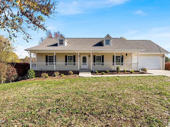 2nd image of 127 Hazelnut Dr