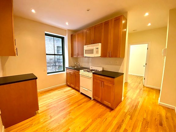 2nd image of 539 E 78th St APT 1H