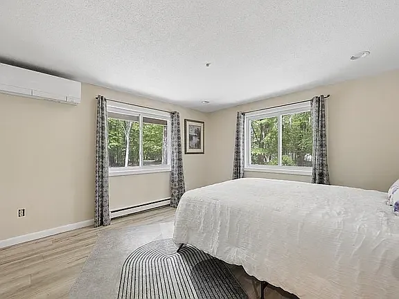 10 Cold Harbor Dr — Photo 15