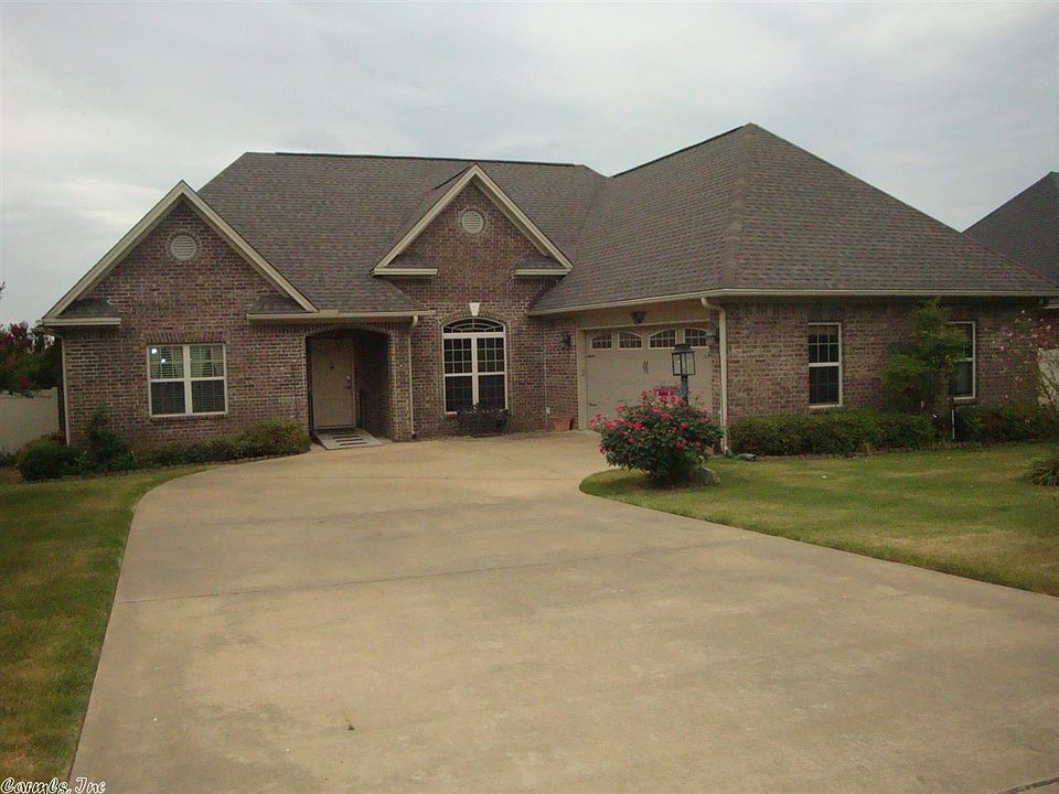 1st image of 1 Green Meadow Dr