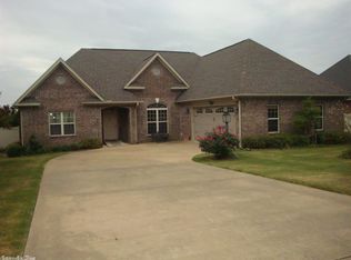 1 Green Meadow Dr, Searcy, AR 72143